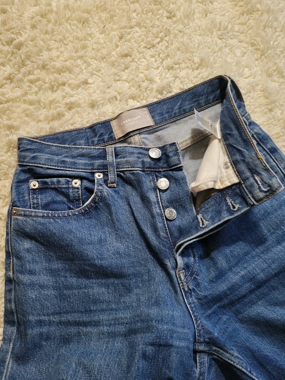 Everlane The Cheeky Jeans in Medium Blue Wash | 23 Crop | Inseam 25" Like New - Picture 6 of 15